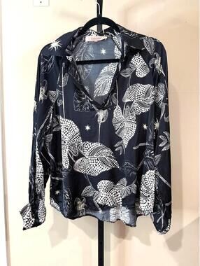Scandal Italy Small Black and White Leaf Print Long Sleeve Shirt